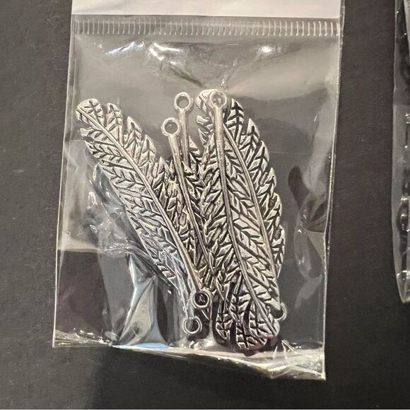 Over 10 Bundles of Assorted Jewelry Making Supplies - Picture 10 of 12